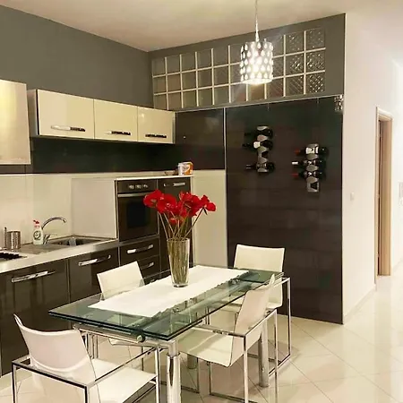 Appartamento In Centro Con Vista Mare E Garage Privato Sarandë