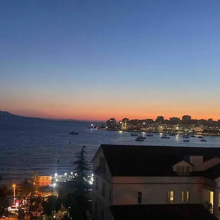 In Centro Con Vista Mare E Garage Privato
