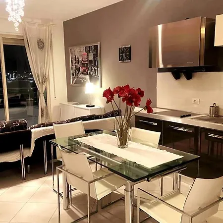 In Centro Con Vista Mare E Garage Privato *