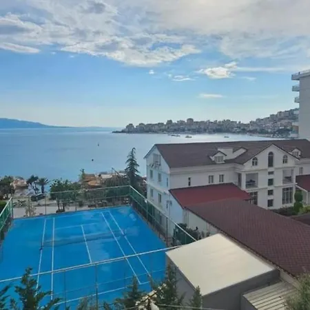 In Centro Con Vista Mare E Garage Privato